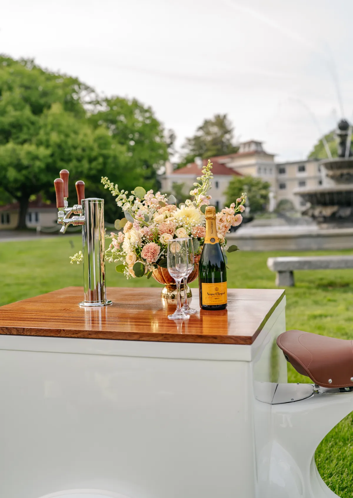 delini vespa aperativo bar luxury champaign zoomed with vespa