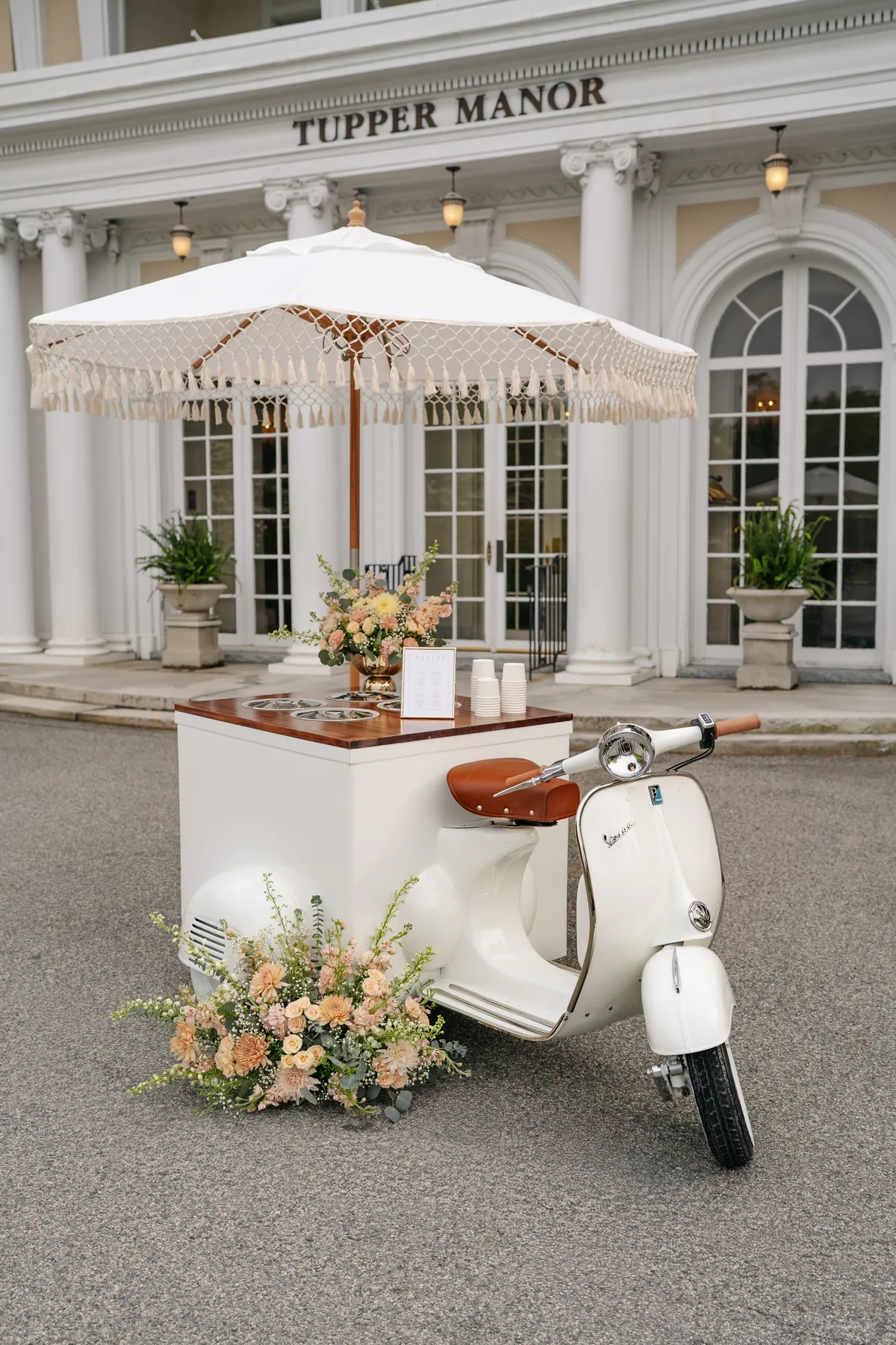 delini gelato vespa wedding