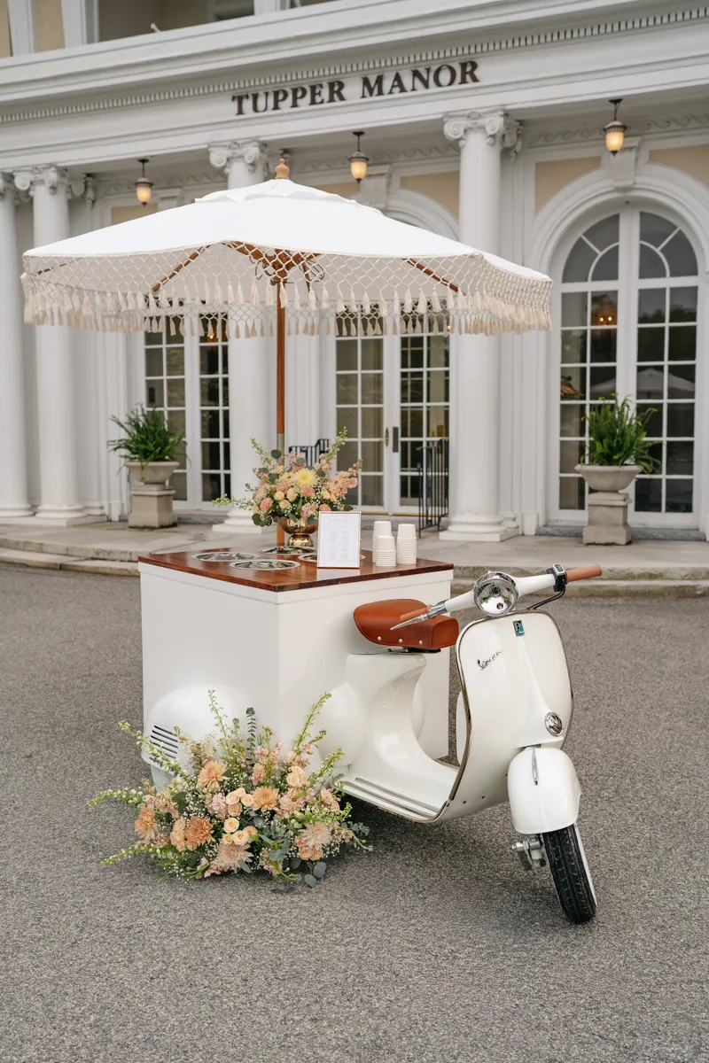 delini gelato vespa wedding